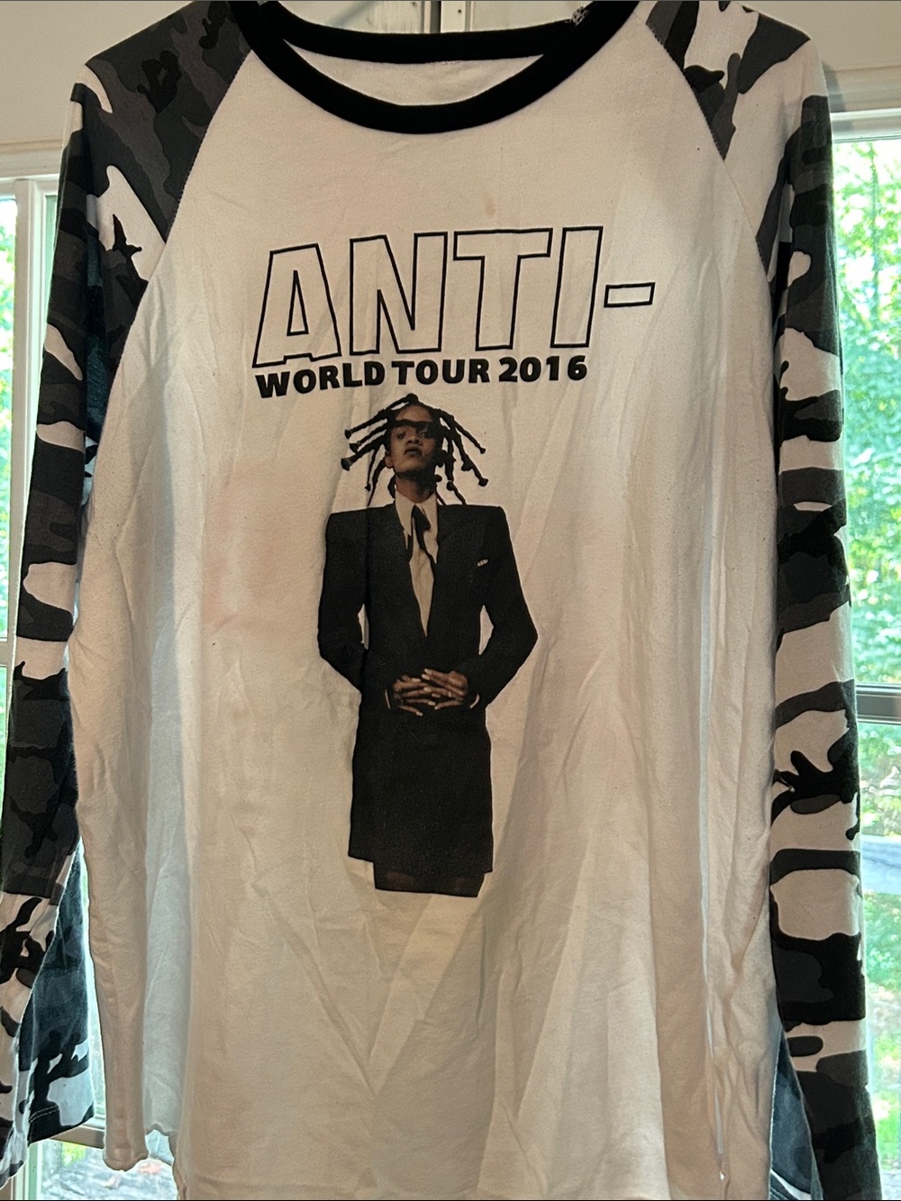 Rihanna ANTI World Tour 2016 Graphic Raglan Tee - Black & White Camo Sleeves